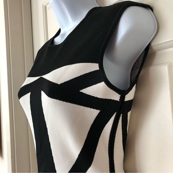 BCBG MaxAzria Caprice Geometric Peplum Jacquard Dress - Picture 4 of 16